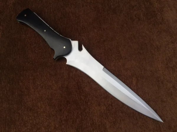 Resident Evil 4 Jack Leon Kennedys knife Made of spring steel , fixed blade hunting knife, bowie knife by sufi damascus, razor sharp knife fully functional 8mm thick knife with leather sheath